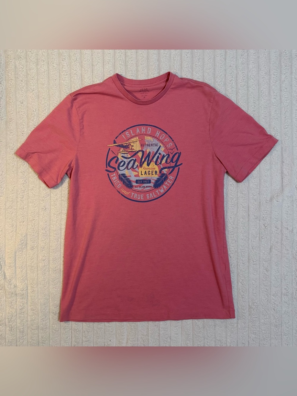 Izod Men's Coral/Salmon Graphic T-Shirt Sea Wing Lager Vintage Print Size M